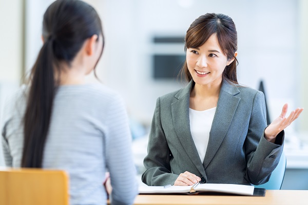 豊島区役所でフロア案内≪中国語＆英語対応≫語学力を活かして高収入！時給1800円★交通費全額支給